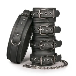 Schwarzes Bondage Set mit Halsband, Hand- und Fußfesseln aus PU-Leder