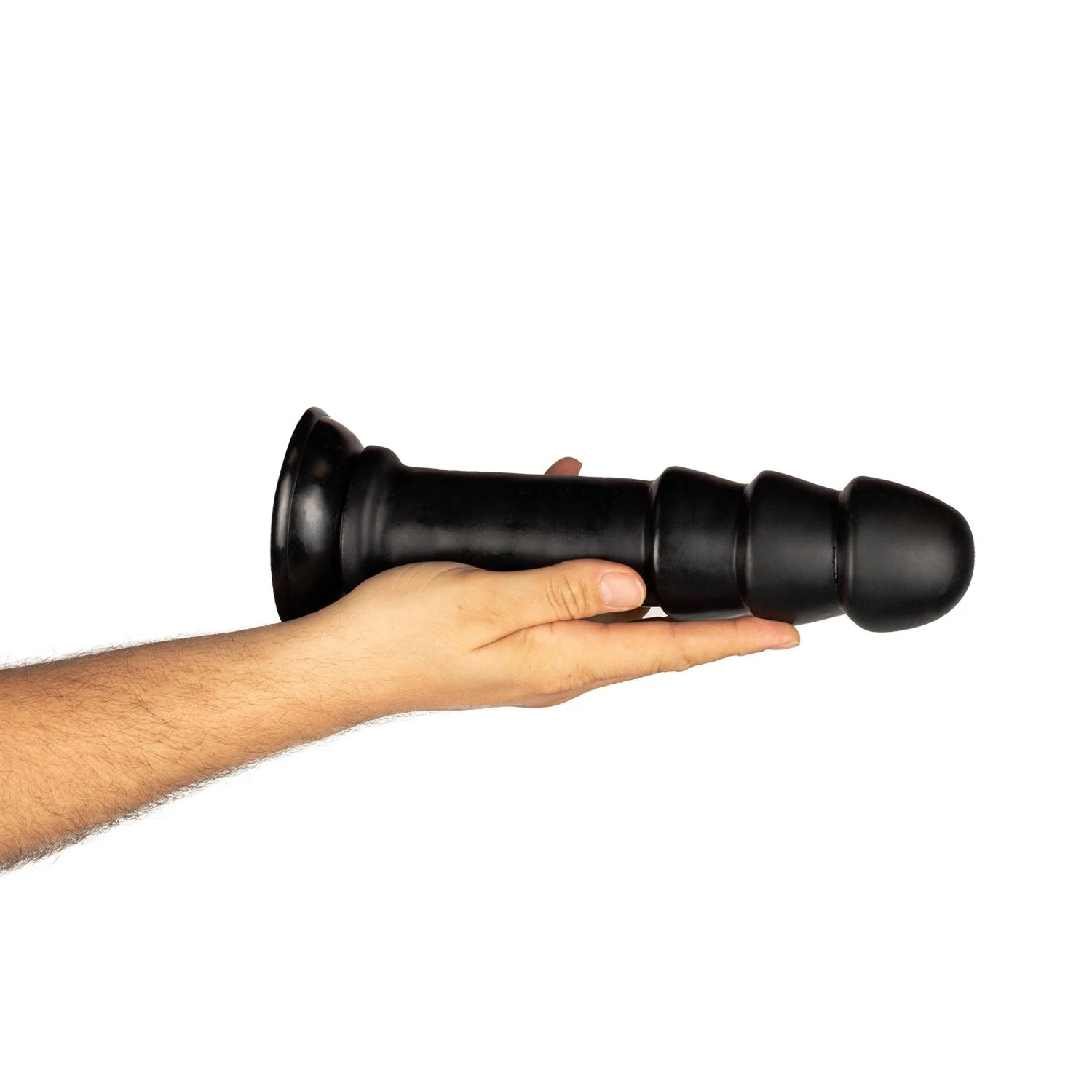 Schwarzer XXL Dildo von BUTTR mit glattem Schaft und starkem Saugnapf
