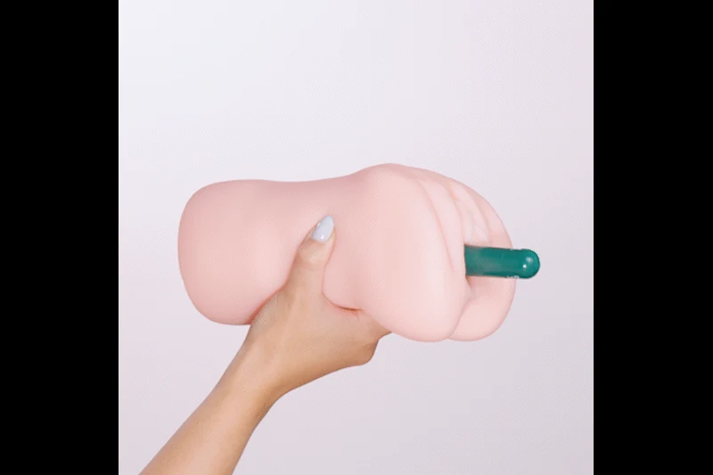 Beiger Masturbator mit Saug- und Vibrationsfunktion von Emma Olsen