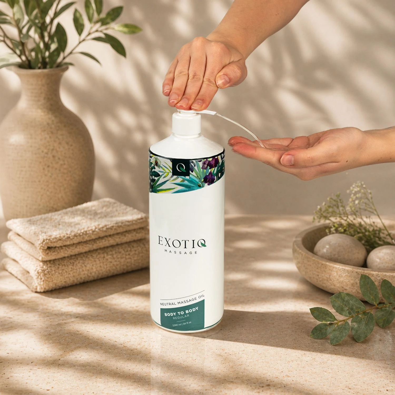 1-Liter-Flasche Exotiq Massageöl mit Dosierspender