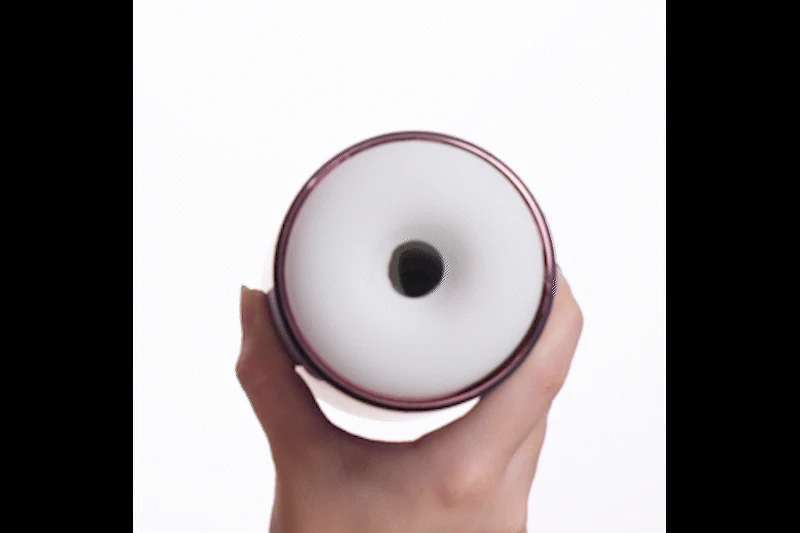Lila Hueman Rocket Masturbator mit Saug- und Vibrationsfunktion