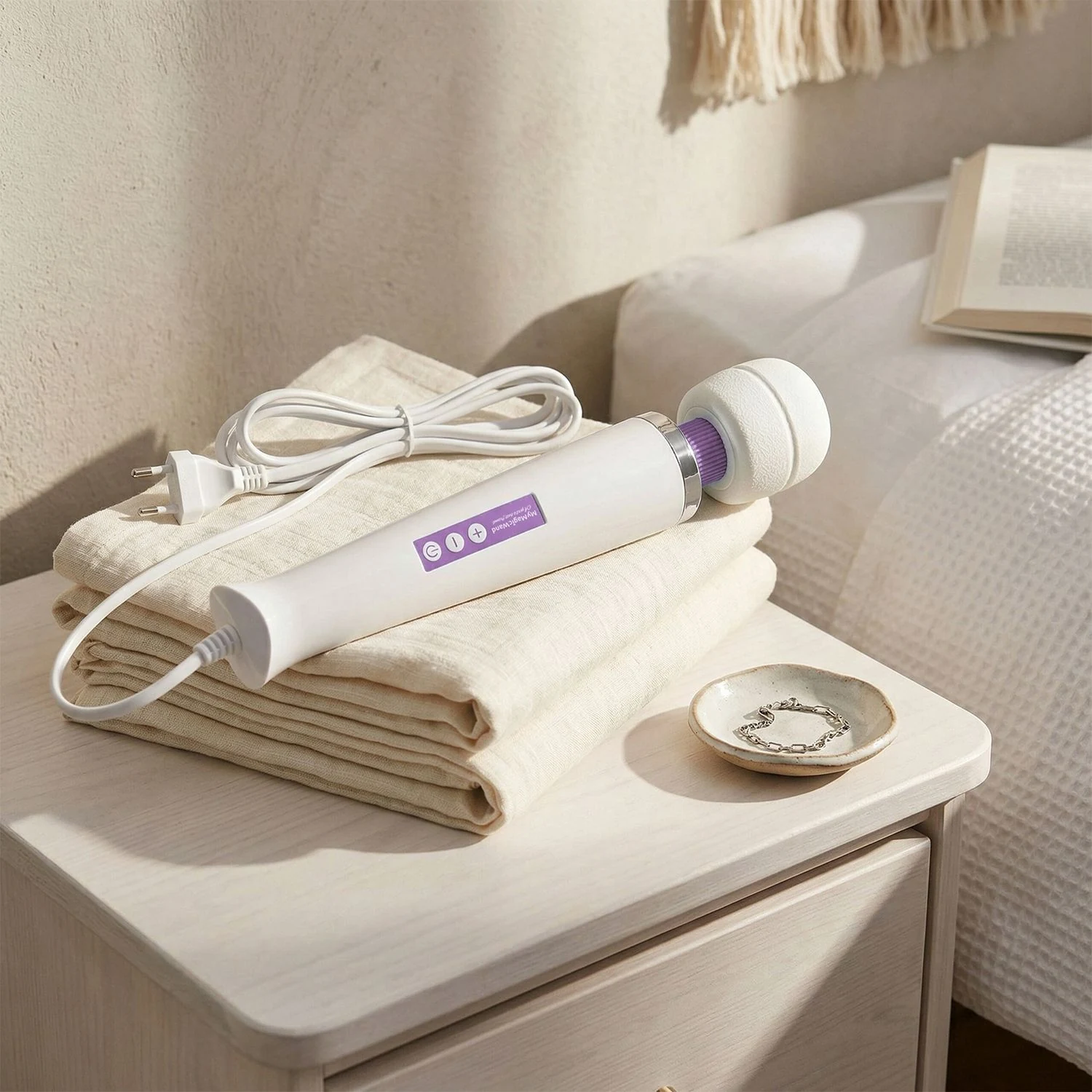 Wand-Vibrator mit beweglichem Kopf und langem Kabel