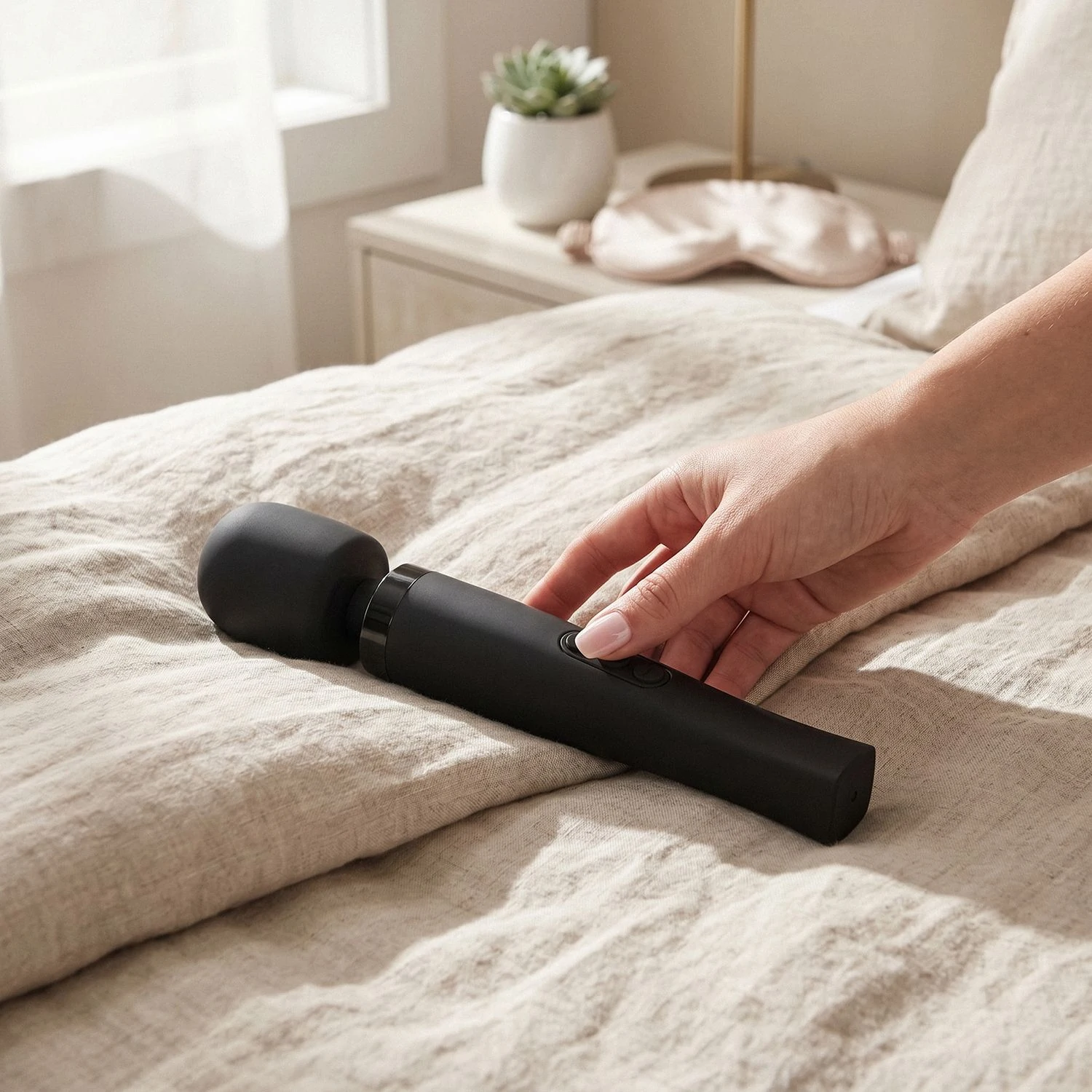 MyMagicWand Wandvibrator mit 28 Vibrationsstufen und weicher Silikonoberfläche