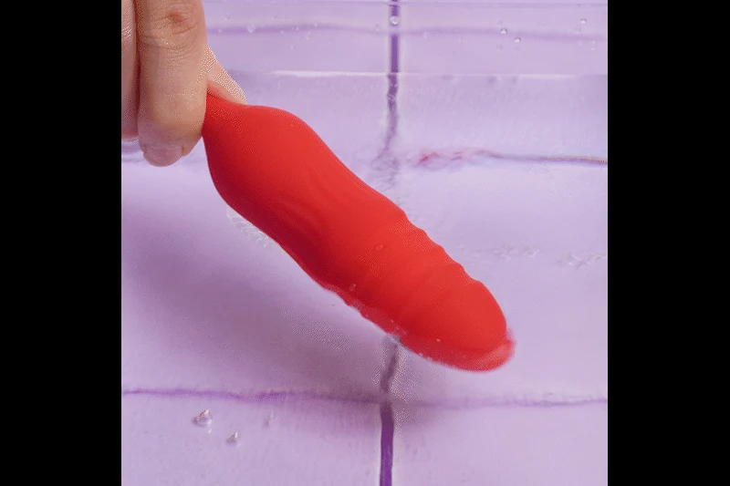 Roter Silikon-Vibrator mit Dildo, Leckzunge und Druckknopf-Bedienung