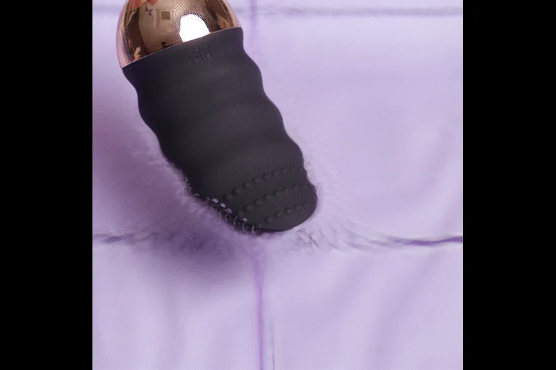 Geripptes Teazers Vibro-Ei mit 10 Vibrationseinstellungen und USB-Ladekabel