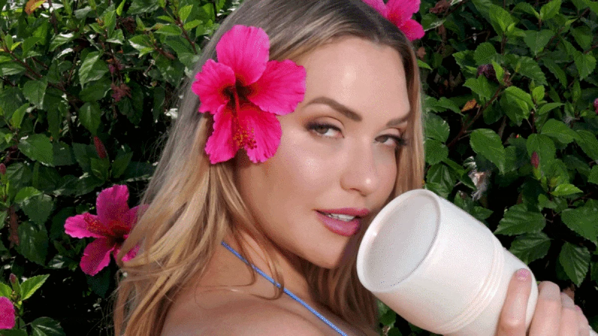 Beiger Fleshlight Girls Mia Malkova Headshot mit Mundöffnung für die Stimulation des Penis